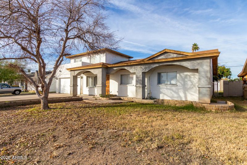 8402 N 42nd Dr, Phoenix, AZ 85051