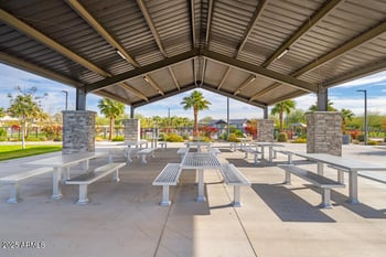 8402 Rancho Dr, Glendale, AZ 85305