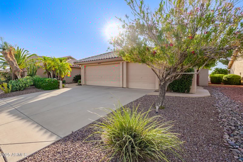 8402 Rosemonte Dr, Peoria, AZ 85382