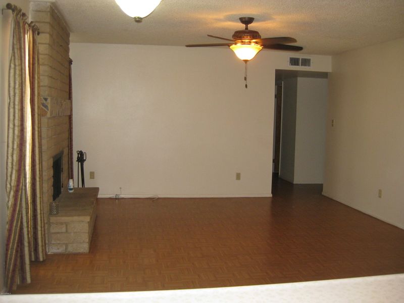 8405 N 55th Dr, Glendale, AZ 85302