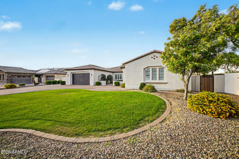 8406 Louise Ct, Peoria, AZ 85383