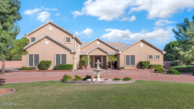 8406 Williams Rd, Peoria, AZ 85383