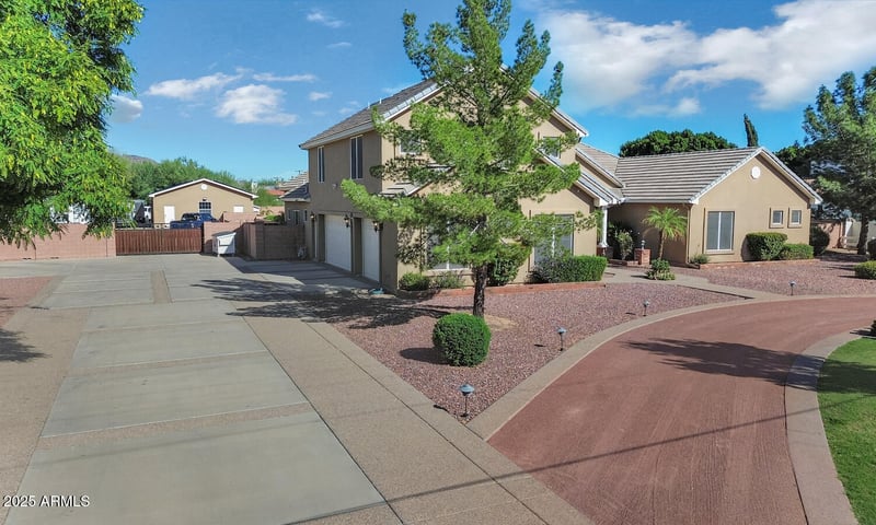 8406 Williams Rd, Peoria, AZ 85383