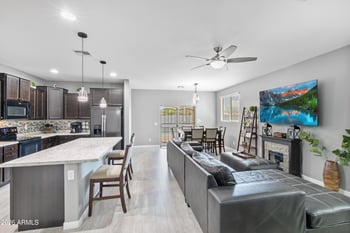 8407 61st Dr, Glendale, AZ 85302