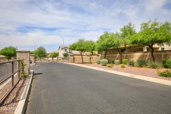 8407 61st Dr, Glendale, AZ 85302