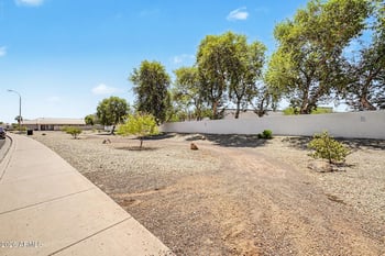 8408 Bloomfield Rd, Peoria, AZ 85381