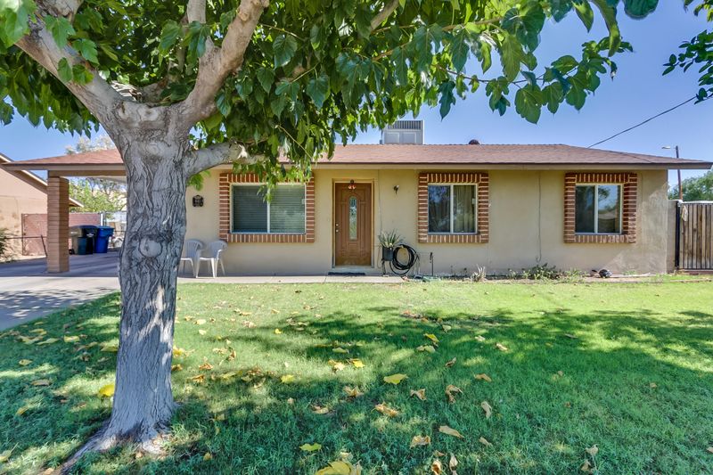 841 E Desert Ln, Phoenix, AZ 85042
