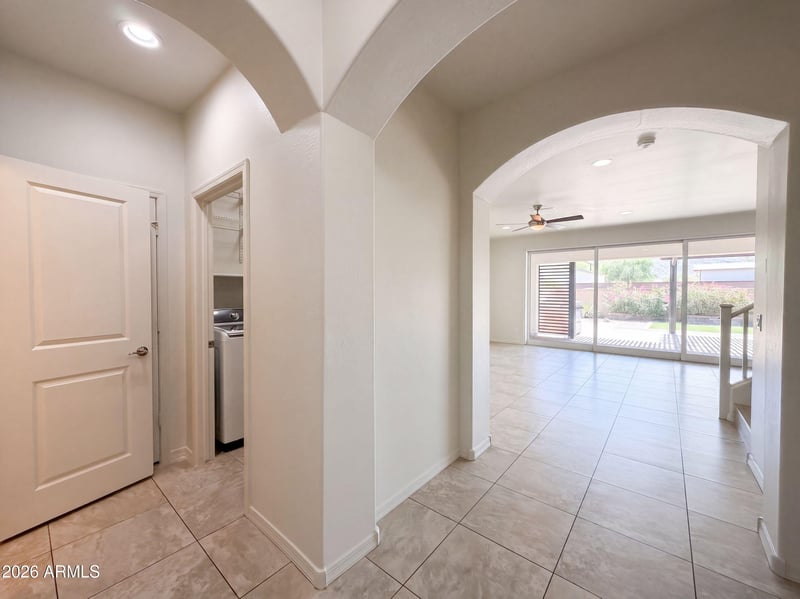 841 E Gary Ln, Phoenix, AZ 85042