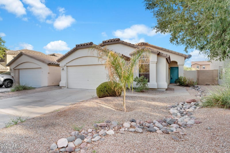 841 Lovegrass Dr, San Tan Valley, AZ 85143