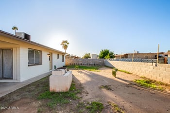 8414 Monterosa St, Phoenix, AZ 85037