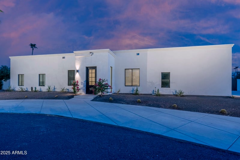 8417 E Cactus Rd, Scottsdale, AZ 85260