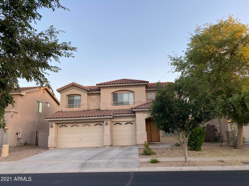 8417 W Midway Ave, Glendale, AZ 85305