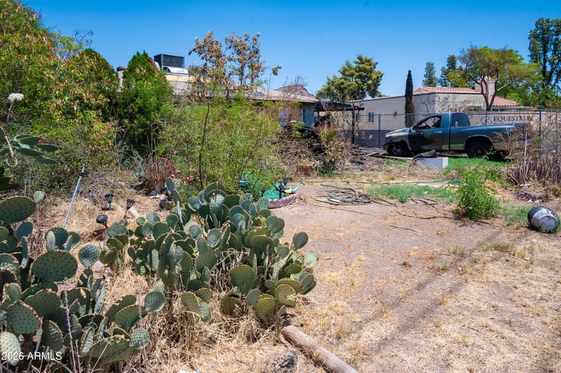 842 E Roberts Rd #-, Phoenix, AZ 85022