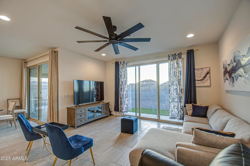 8420 69th Ln, Laveen, AZ 85339