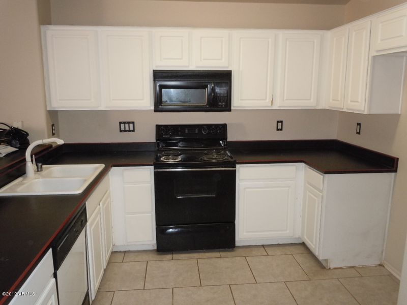 8422 W Cora Ln, Phoenix, AZ 85037