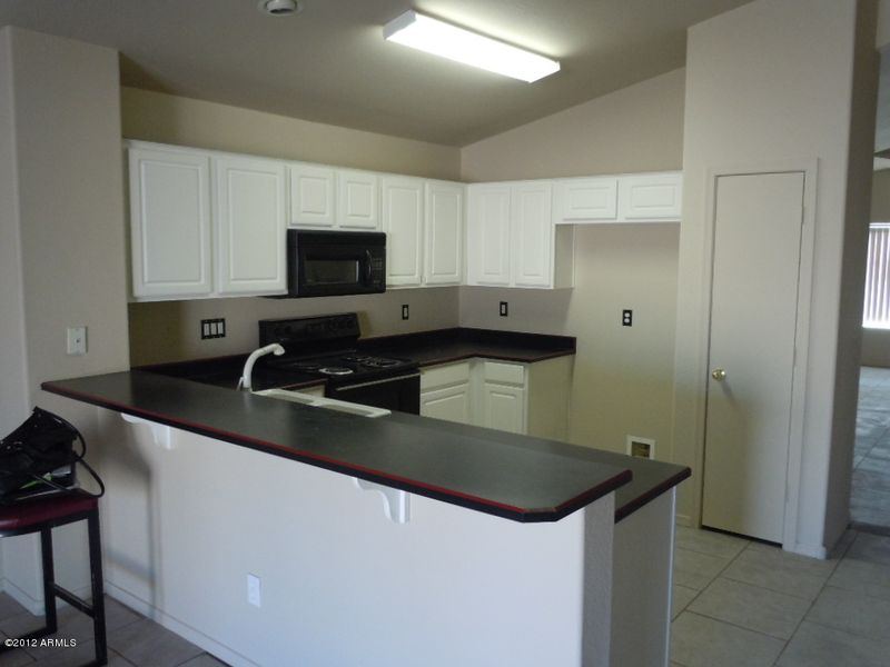 8422 W Cora Ln, Phoenix, AZ 85037