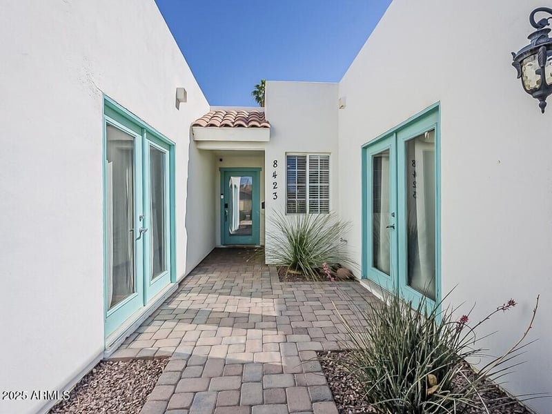 8423 Heatherbrae Dr, Scottsdale, AZ 85251