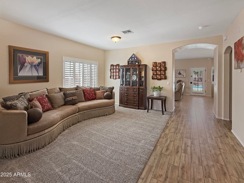 8423 Mary Ann Dr, Peoria, AZ 85382