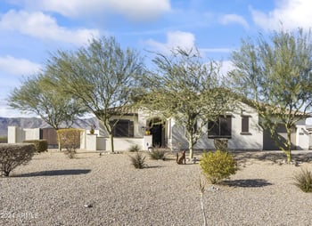8424 194th Dr, Waddell, AZ 85355