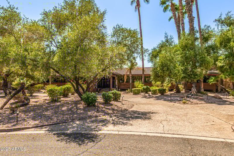 8424 Golf Dr, Paradise Valley, AZ 85253