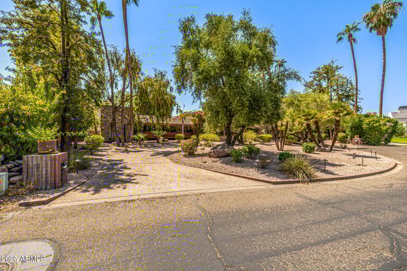 8424 Golf Dr, Paradise Valley, AZ 85253