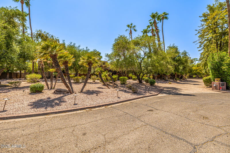 8424 Golf Dr, Paradise Valley, AZ 85253