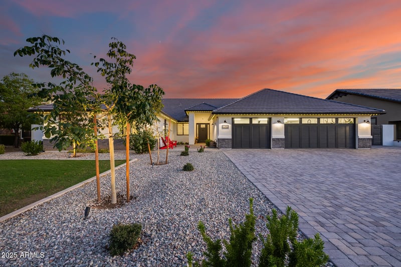 8425 Louise Ct, Peoria, AZ 85383