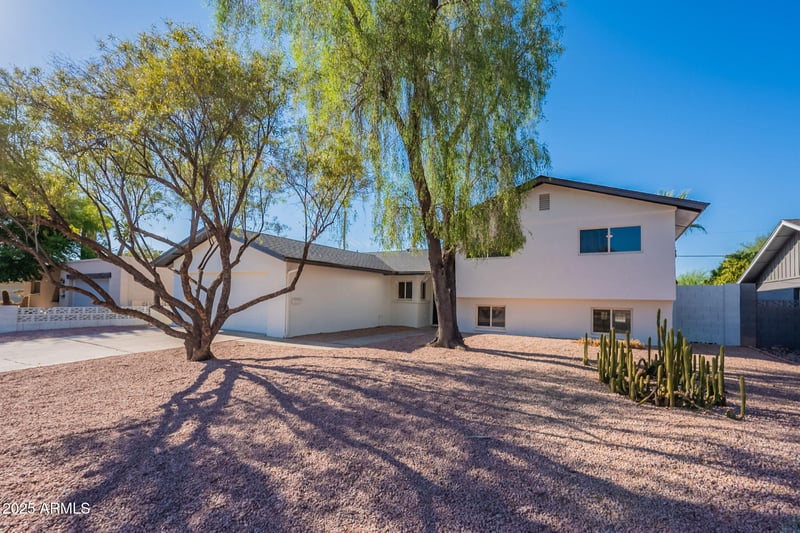 8426 Lincoln Dr, Scottsdale, AZ 85250