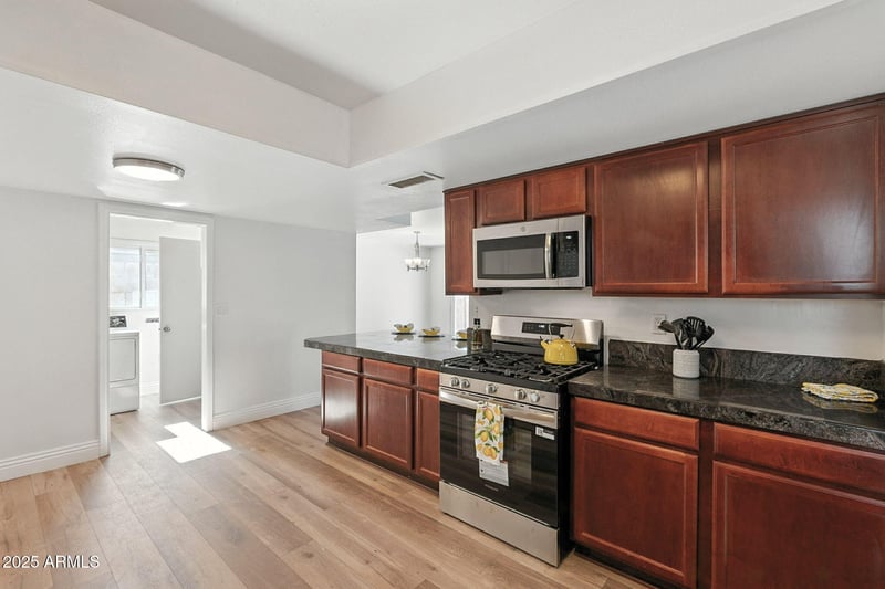 8426 Lincoln Dr, Scottsdale, AZ 85250
