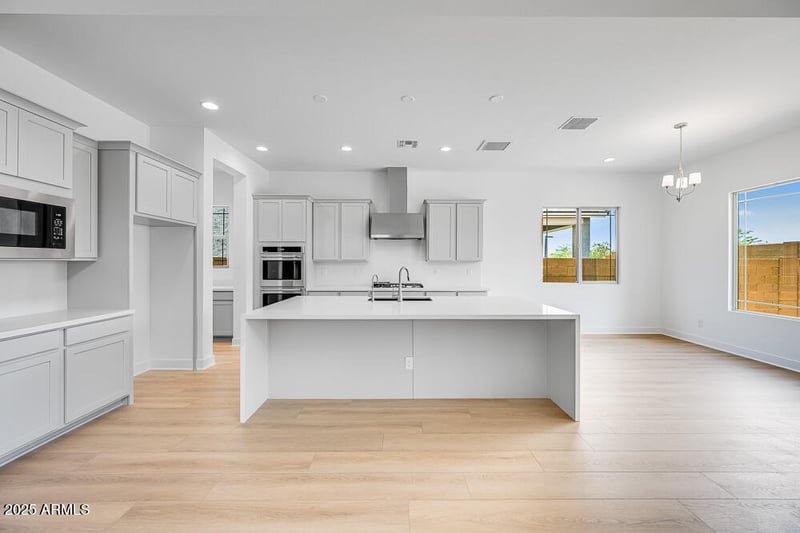 8426 Solano Dr, Glendale, AZ 85305