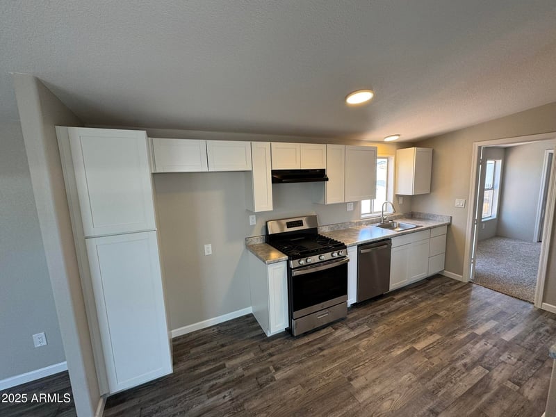 8427 Glendale Ave #108, Glendale, AZ 85305