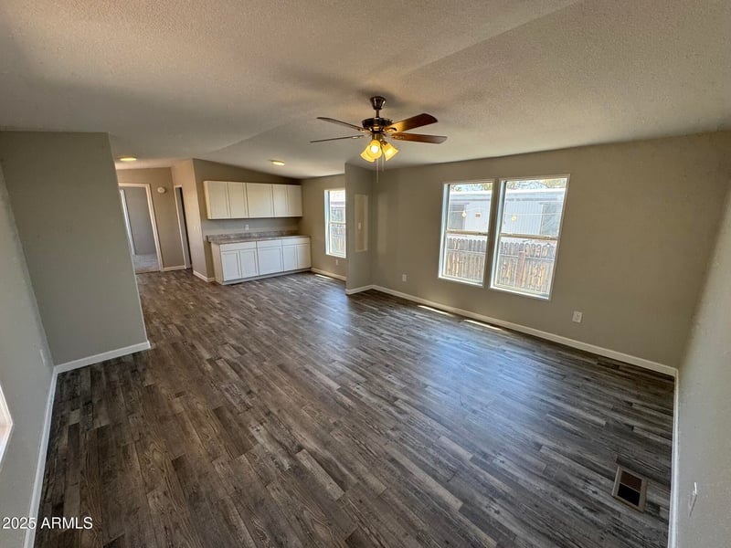 8427 Glendale Ave #108, Glendale, AZ 85305