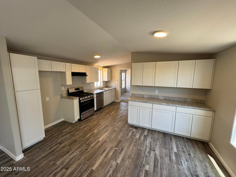 8427 Glendale Ave #108, Glendale, AZ 85305
