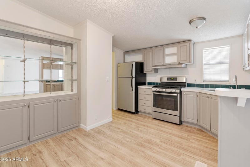 8427 Glendale Ave #210, Glendale, AZ 85305