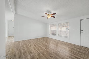 8427 Glendale Ave #210, Glendale, AZ 85305