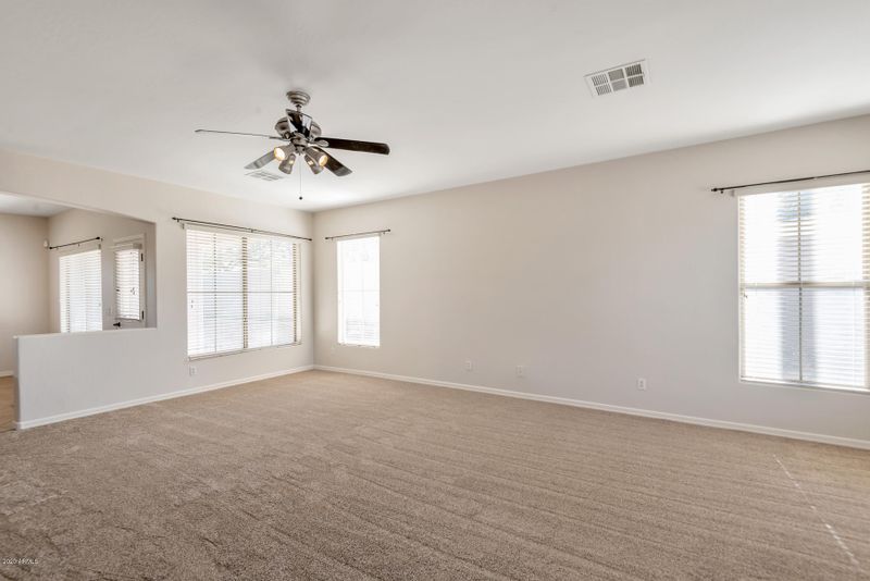 8427 S 1st St, Phoenix, AZ 85042