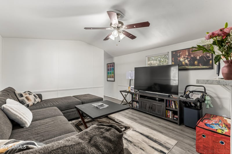 8427 Glendale Ave #15, Glendale, AZ 85305