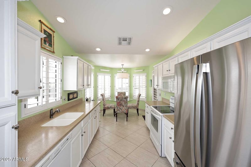 8429 Oraibi Dr, Peoria, AZ 85382