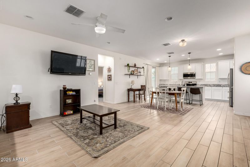 8429 W Windsor Blvd, Glendale, AZ 85305