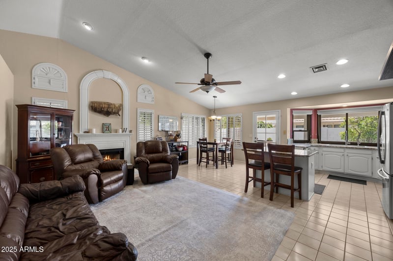 843 Vera Ln, Tempe, AZ 85284
