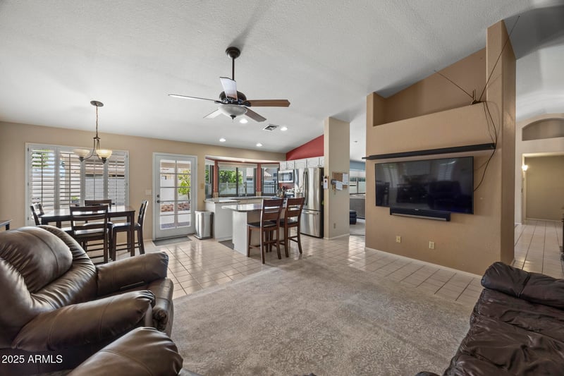 843 Vera Ln, Tempe, AZ 85284
