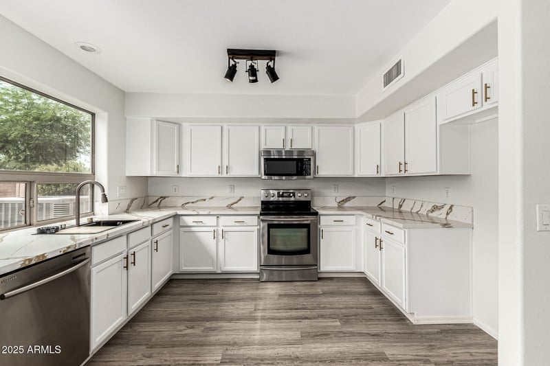 8431 50th Dr, Laveen, AZ 85339