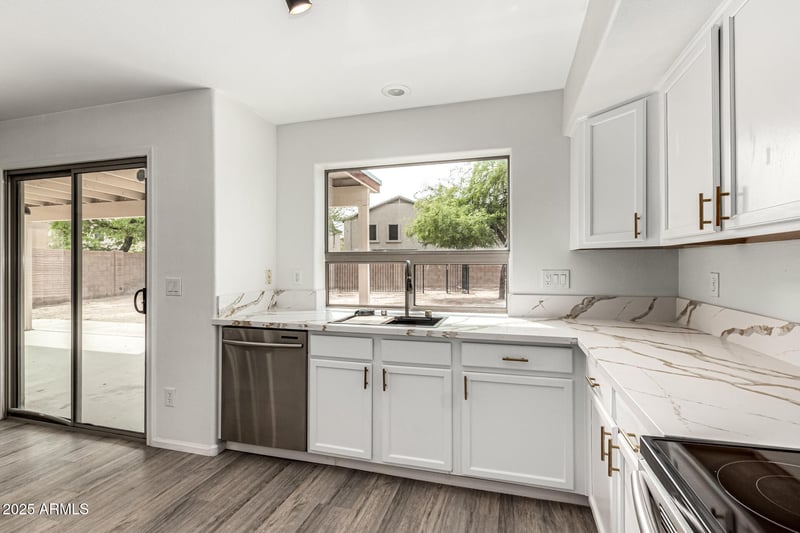 8431 50th Dr, Laveen, AZ 85339