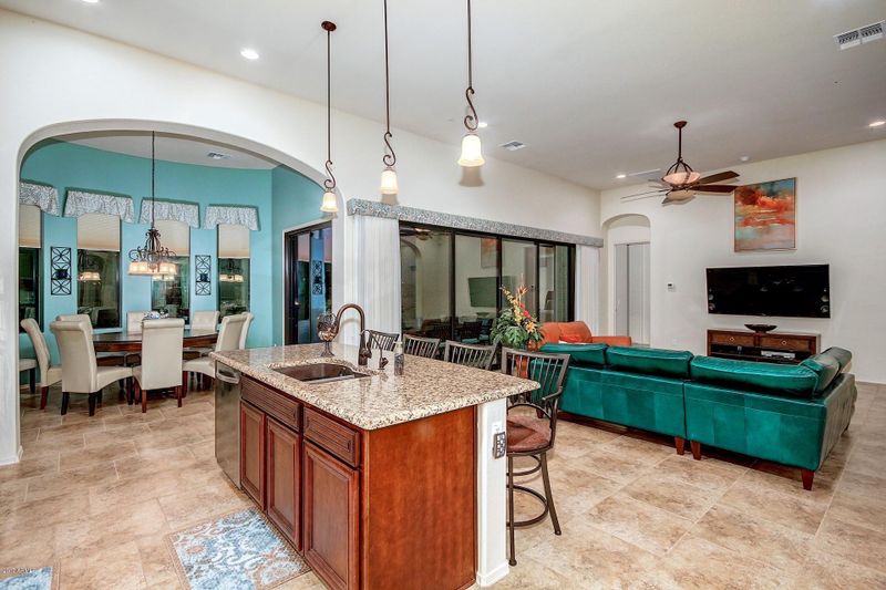8431 E Lockwood St, Mesa, AZ 85207