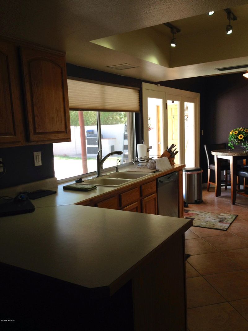 8431 N 58th Dr, Glendale, AZ 85302