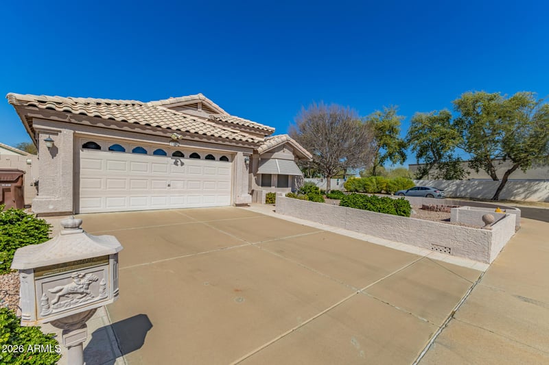 8432 W Charter Oak Rd, Peoria, AZ 85381