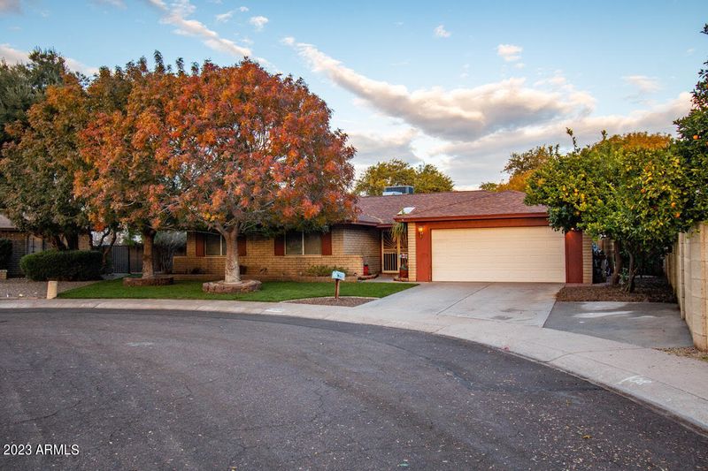 8435 N 48th Dr, Glendale, AZ 85302