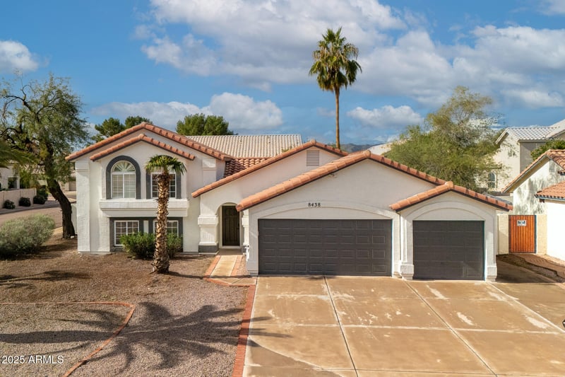 8438 Maple Ave, Tempe, AZ 85284