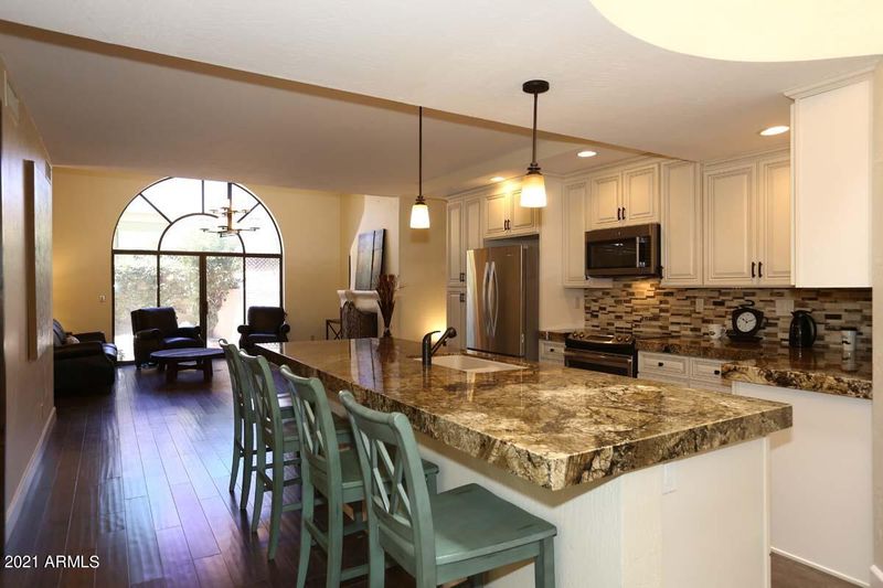 8438 N 84th Pl, Scottsdale, AZ 85258