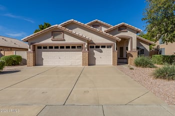 8438 Paradise Dr, Peoria, AZ 85345